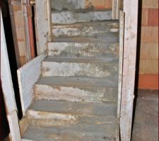 Escalier coul&eacute;