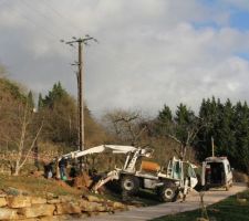 Excavation en cours pour nouveau poteau