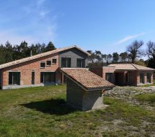 Vue d'ensemble (local piscine au premier plan)
