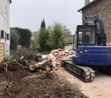 Troisième jour de démolition : Le garage n'existe plus