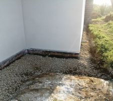 Pose du drainage,10 tonnes de cailloux