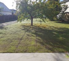 Pelouse lev&eacute;e !