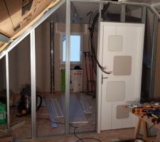 Cloison séparative de la 1ère chambre
