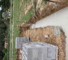 Fondations en cours , en attente de la toupie
