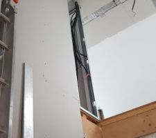 Pose du placo dans la trémie, ça prend forme!