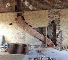 Montage du nouveau conduit avec un mortier &agrave; la chaux ...