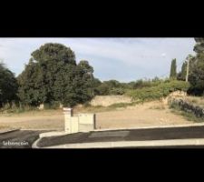 Le terrain pour lequel nous avons eu un coup de c?ur et surtout le dernier disponible. A la base celui-ci était déjà réservé mais Monsieur Moula Gwenaël a mis une option dessus au cas où. Grâce à sa réactivité nous avons eu le terrain. Quel soulagement !