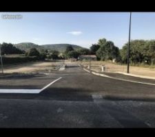 Le terrain pour lequel nous avons eu un coup de c?ur et surtout le dernier disponible. A la base celui-ci était déjà réservé mais Monsieur Moula Gwenaël a mis une option dessus au cas où. Grâce à sa réactivité nous avons eu le terrain. Quel soulagement !