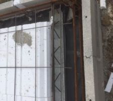 Bon du coup avec le confinement notre chantier a pris du retard. Maison Gecko a été obligé de s?arrêter car les fournisseurs étaient fermés. Mais comme vous pouvez le voir dès qu?ils ont pu reprendre cela a été fait et nous en sommes ravies.  Donc ici le vide sanitaire et le plancher. Ce que je peux dire par contre c?est que parfois,Christophe est tellement à fond dans son boulot qu?il oublie de vous prévenir qu?un nouvelle étape a été faite (bon suffit de le gronder un peu et vous voyez là pas de soucis il nous a même envoyé les photos vu que nous ne pouvons pas nous rendre sur le chantier donc ce n?est pas très grave ?)