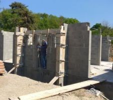 Élévation mur RDC ; vue avant de la maison