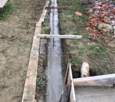 Coulage des fondations de la terrasse.