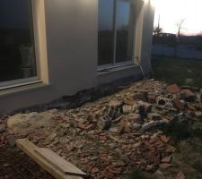 L'avant-terrasse nord. Je sais: c'est d&eacute;primant.