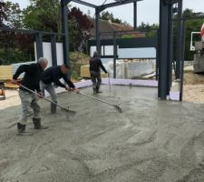 Dalle béton.