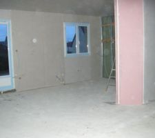 Vue sur la cuisne depuis le sejour