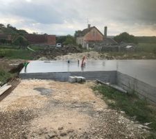 Réalisation de la dalle coté garage