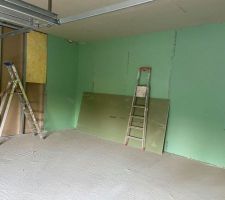 Pose des cloisons intérieures: Garage