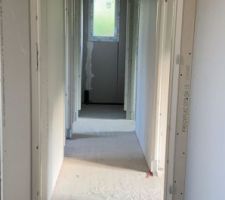 Pose des cloisons intérieures: Couloir