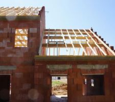 Le charpentier avait pas le compas dans l'oeil chevron sous chevetre gauche mal aligné