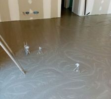 Coulage de la chape liquide