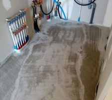 Coulage de la chape liquide