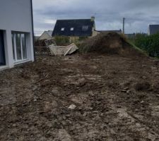 Photo de la maison après passage du terrassier avant emménagement