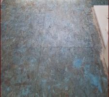 Préparation de la pose du carrelage de la salle de bain