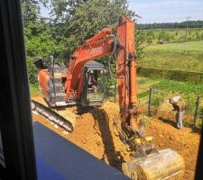 Enlèvement du reste des terres sur le terrain.