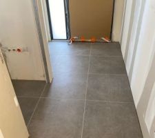 Carrelage entr&eacute;e, termin&eacute; !