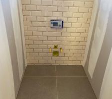 Carrelage et fa&iuml;ence WC de l'&eacute;tage