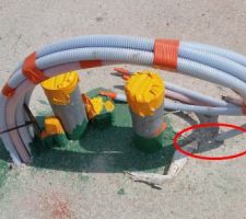 Tuyaux d'alimentation pris dans la dalle...