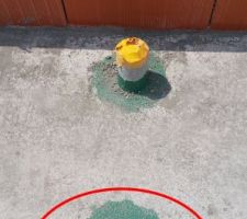 Magie ! Le tuyau d'alimentation d'eau a disparu sous la dalle.