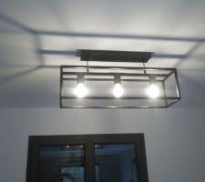 Luminaires cuisine installés.