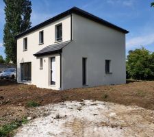 Maisons achevées. Facade avant côté Sud