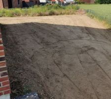 Nivellement terrain + engazonnement