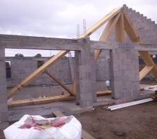 Montage des pignons livraison de la charpente Le12/06/2020