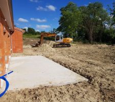 Contour de maison remblayé, drain posé - terrassement bientôt terminé