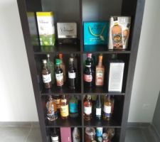 On oublie pas le petit bar, bien que on est pas des grands buveurs...