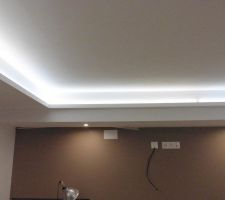 Vue du faux plafond avec cornière pour éclairage LED