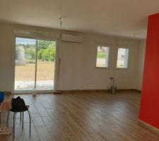 Espace salle à manet et cuisine