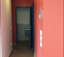 Couloir desservant la chambre4, les wc du Rdc et le cellier