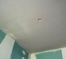 Plâtre des plafonds en cours