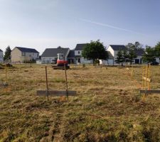 D&eacute;but des travaux sur le terrain avec le d&eacute;but du tra&ccedil;age pour creuser les fondations !