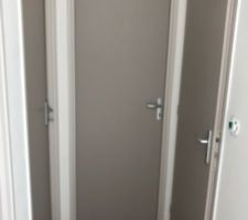 Peinture sur les portes de l?etage