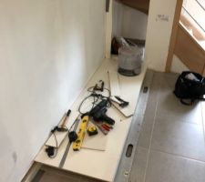 Début de la construction du placard sous escalier