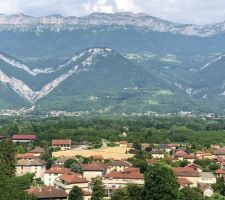 Vue des terrains avec leur dernière récolte de blés...