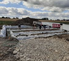 Fin de l'opération coulage du béton.