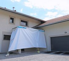 Porche bâché pour ragréage (la pluie vient souvent de traviole)