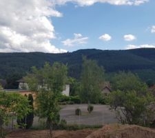 Vue sur la montagne plein sud