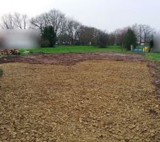 Terrassement accès chantier travaux réservés