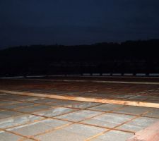 La dalle de l'étage est prete a recevoir son béton .